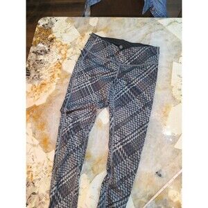 Women's ATHLETA Reversible Chaturanga Westchester Leggings Black / Gray Print M